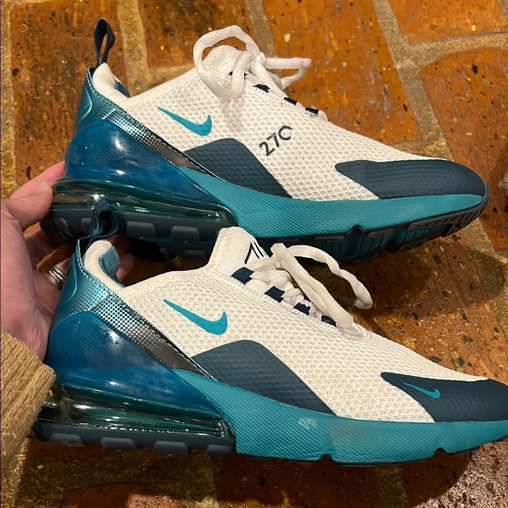 🎉Host Pick🎉 Nike men’s Air Max 270 in teal - Picture 4 of 10